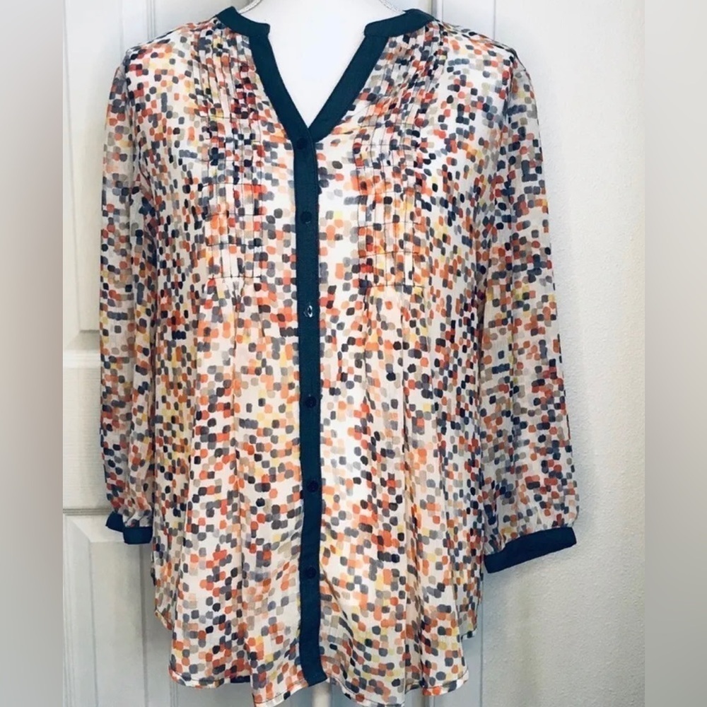 Liz Claiborne colorful top in size large.